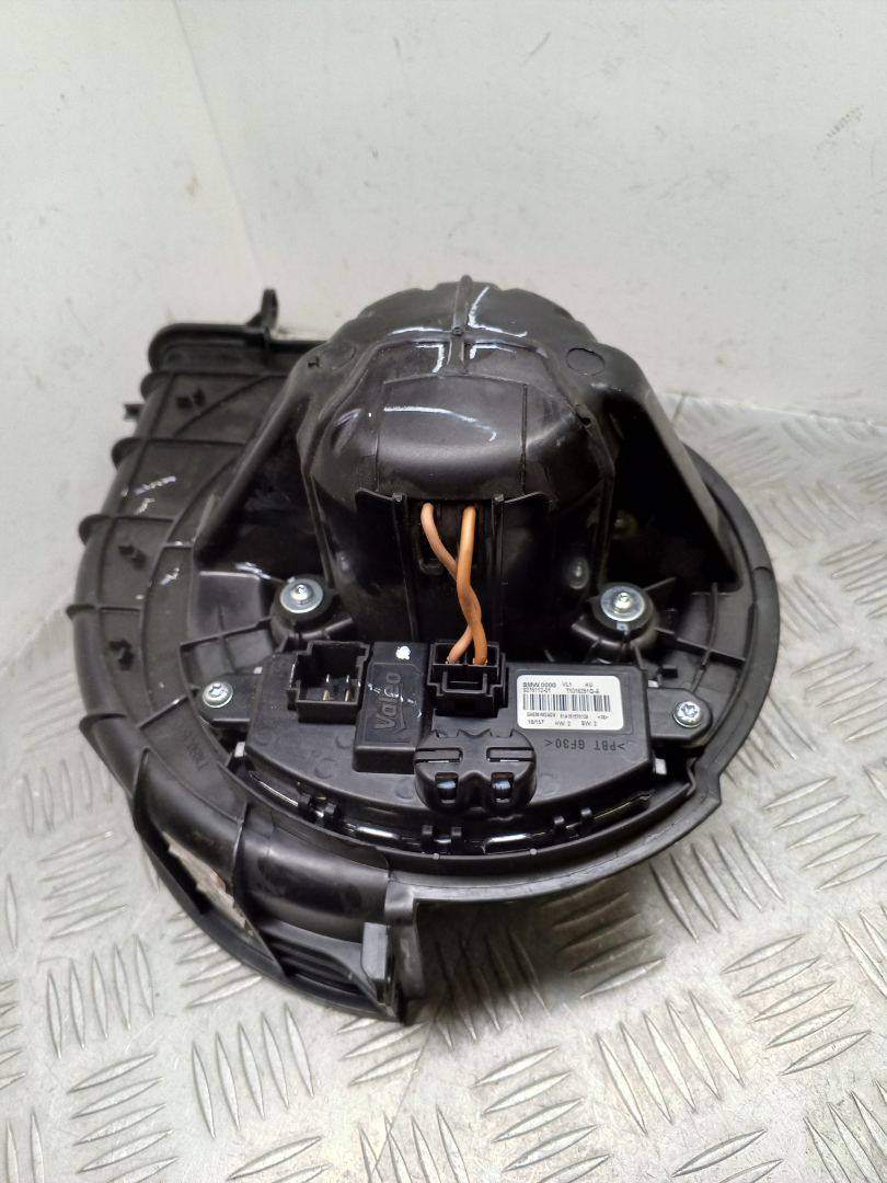 Моторчик печки (вентилятор отопителя) BMW X5 (F15) купить в России