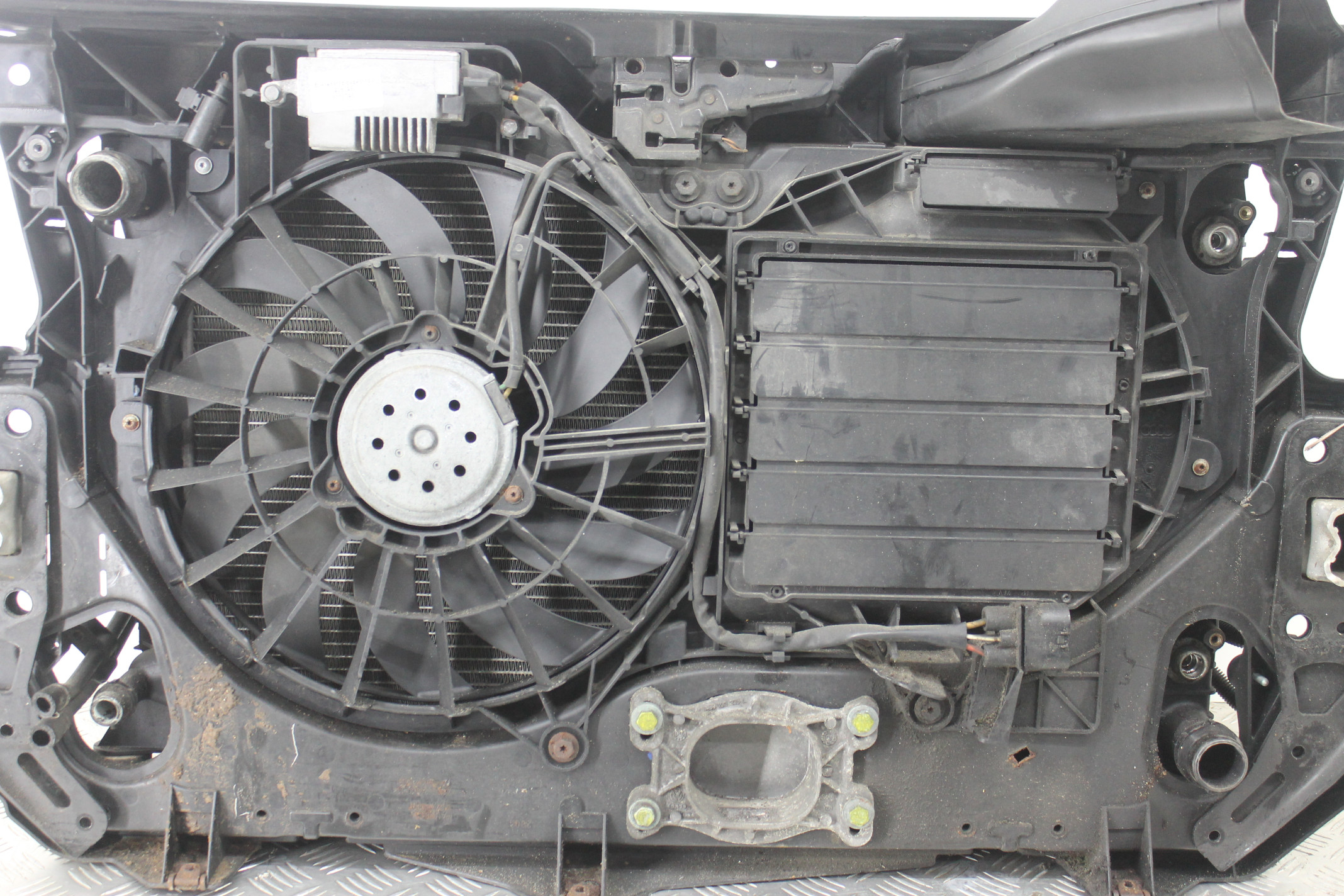 Вентилятор радиатора основного Audi A6 C6 купить в Беларуси