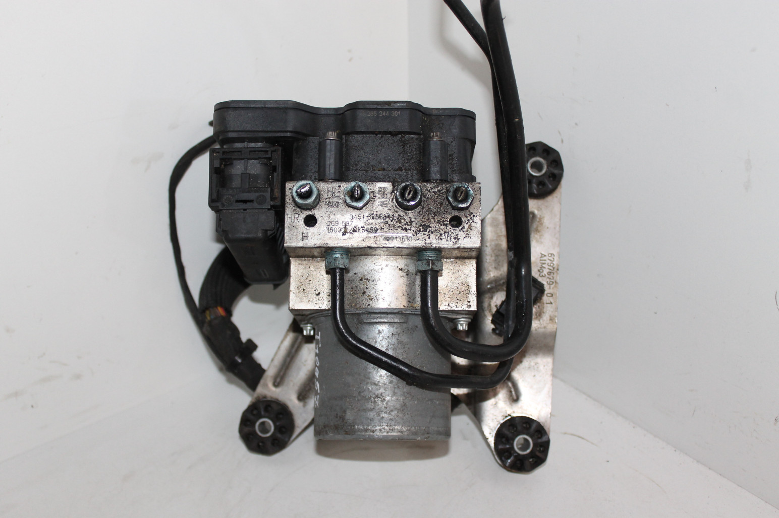 Где находится блок абс на бмв 523 686833501 блок ABS BMW 5 F07/F10/F11 2015 6868335-01 купить бу по цене 20979 руб