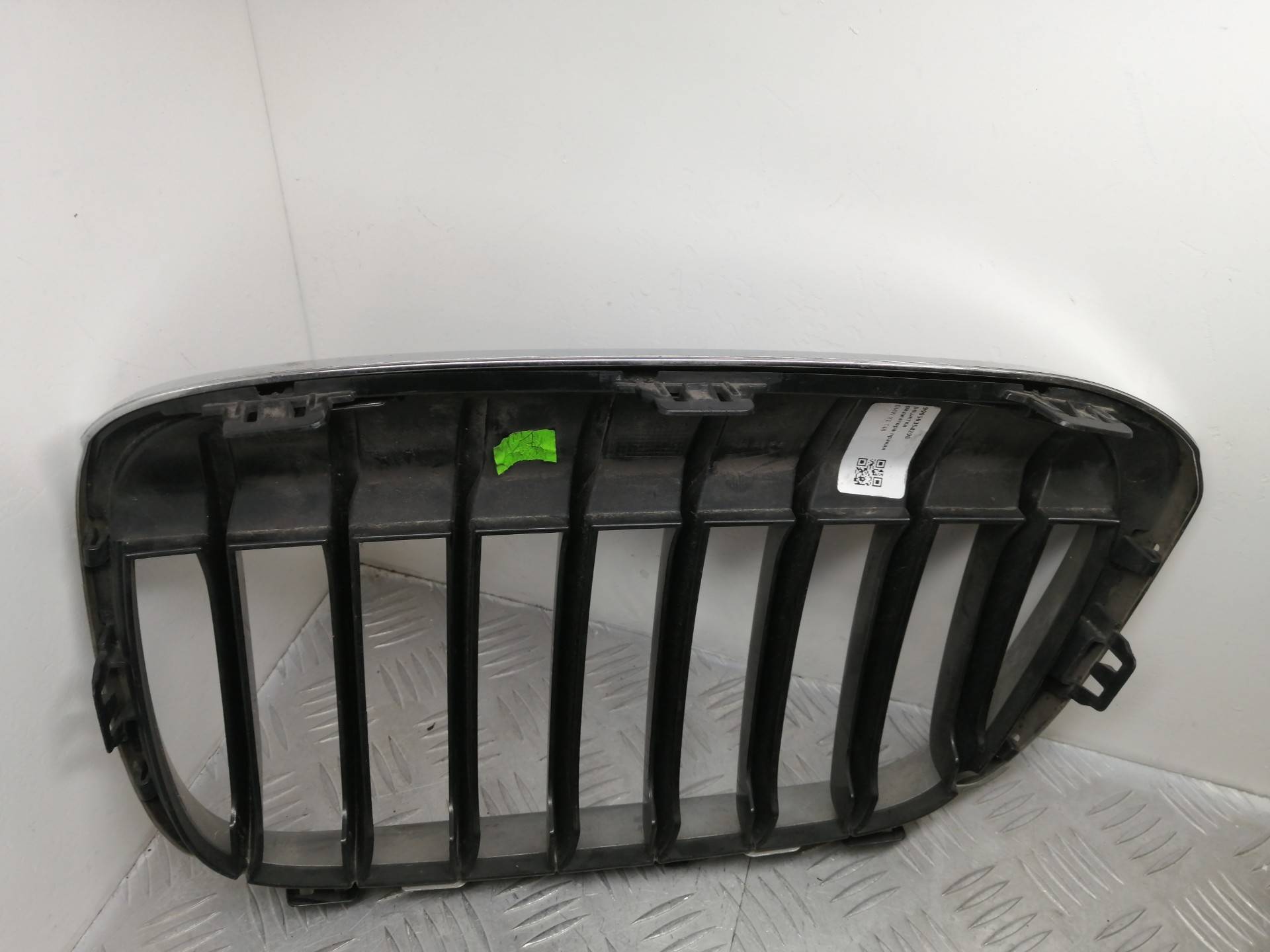 Решетка радиатора BMW X1 (F48/F49) купить в Беларуси