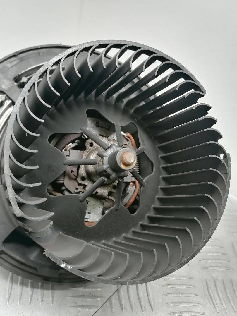 Моторчик печки (вентилятор отопителя) BMW 3-Series (E90/E91/E92/E93) купить в России