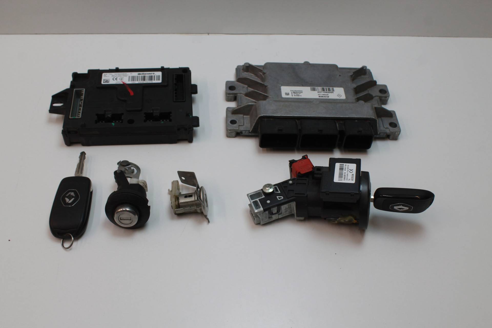 блок управления двигателем Renault Logan 2