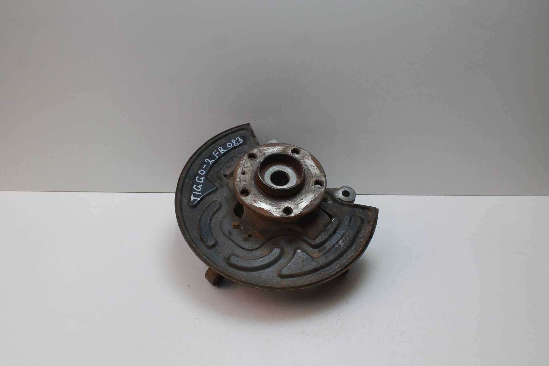 кулак передний правый Chery Tiggo 2 2