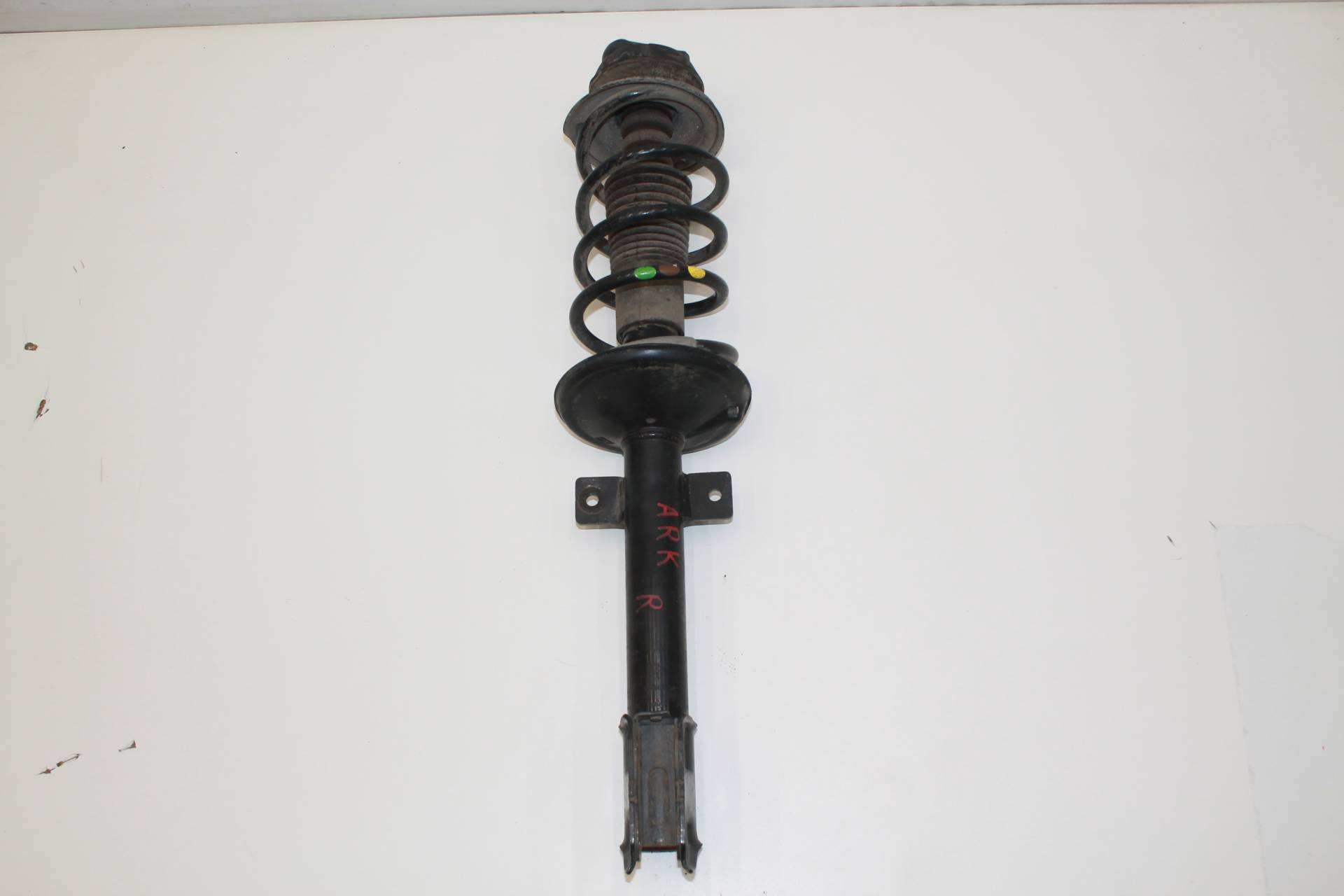 стойка амортизатора задняя Renault Arkana