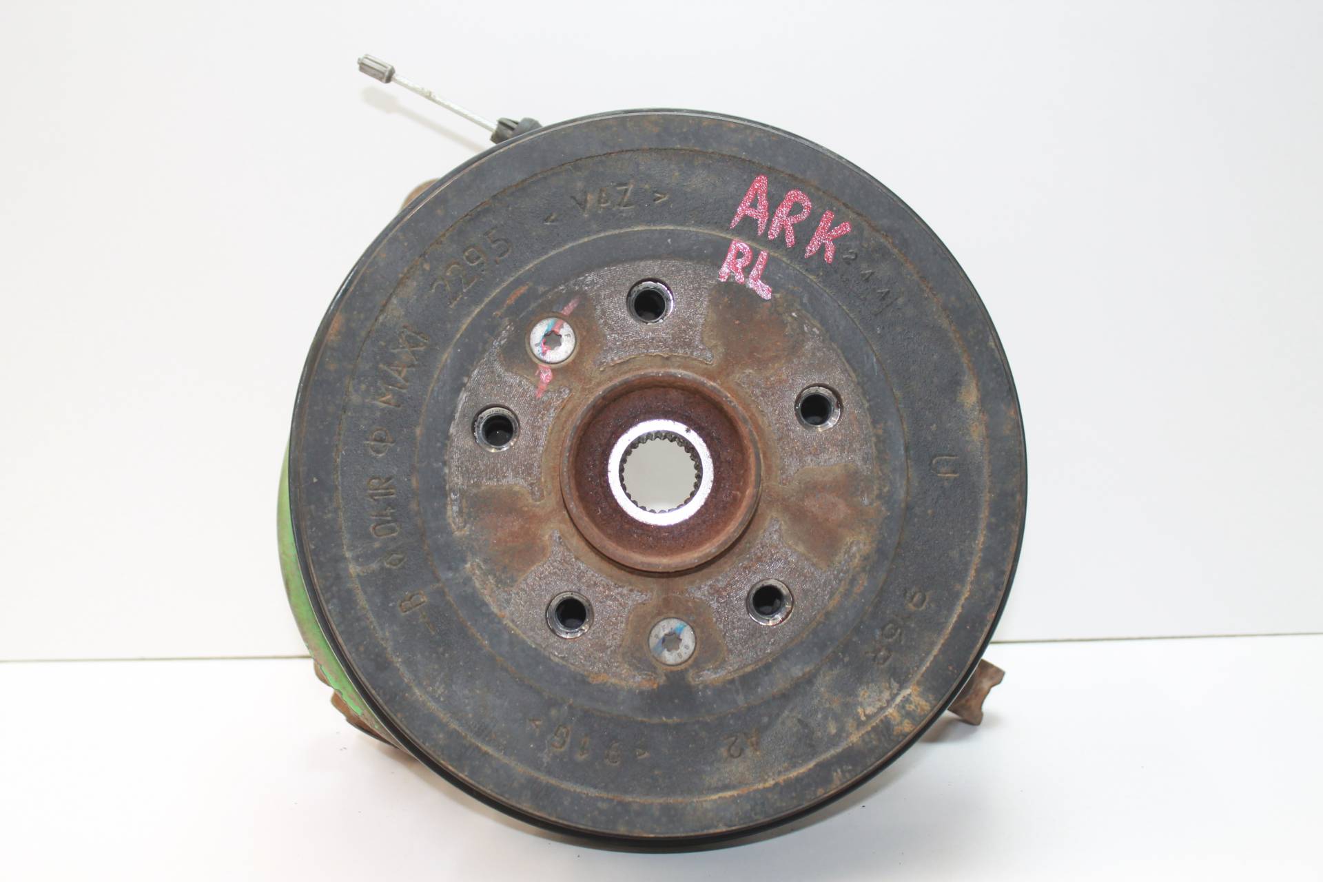 кулак задний левый Renault Arkana