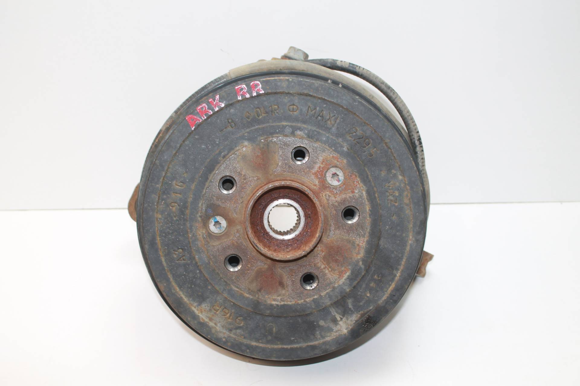 кулак задний правый Renault Arkana