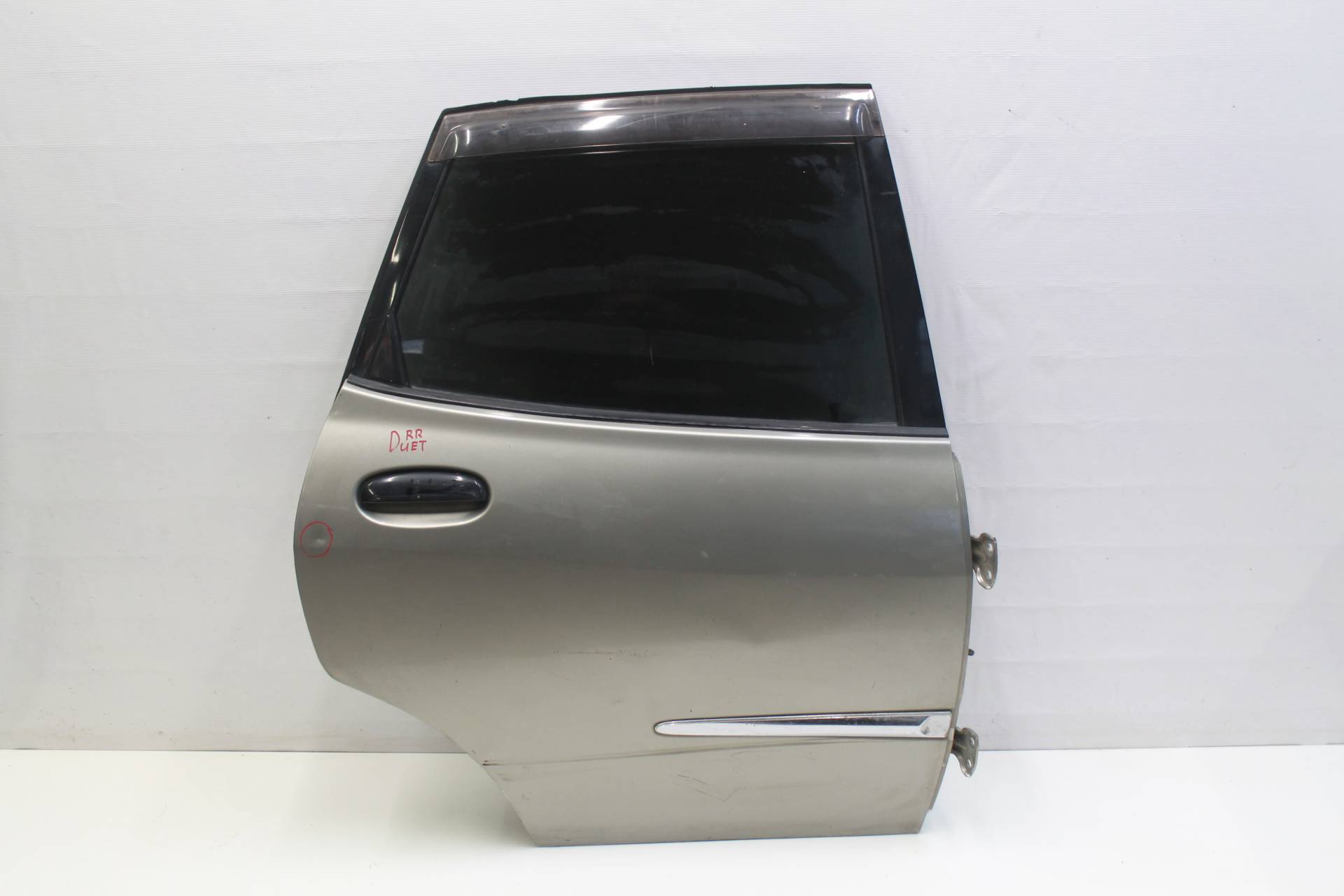 дверь задняя правая Toyota Duet