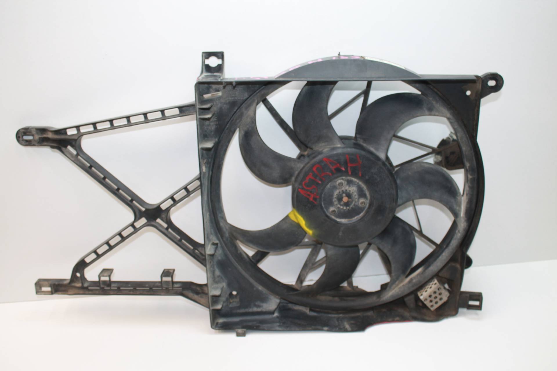 вентилятор охлаждения Opel Astra H/Family рест.