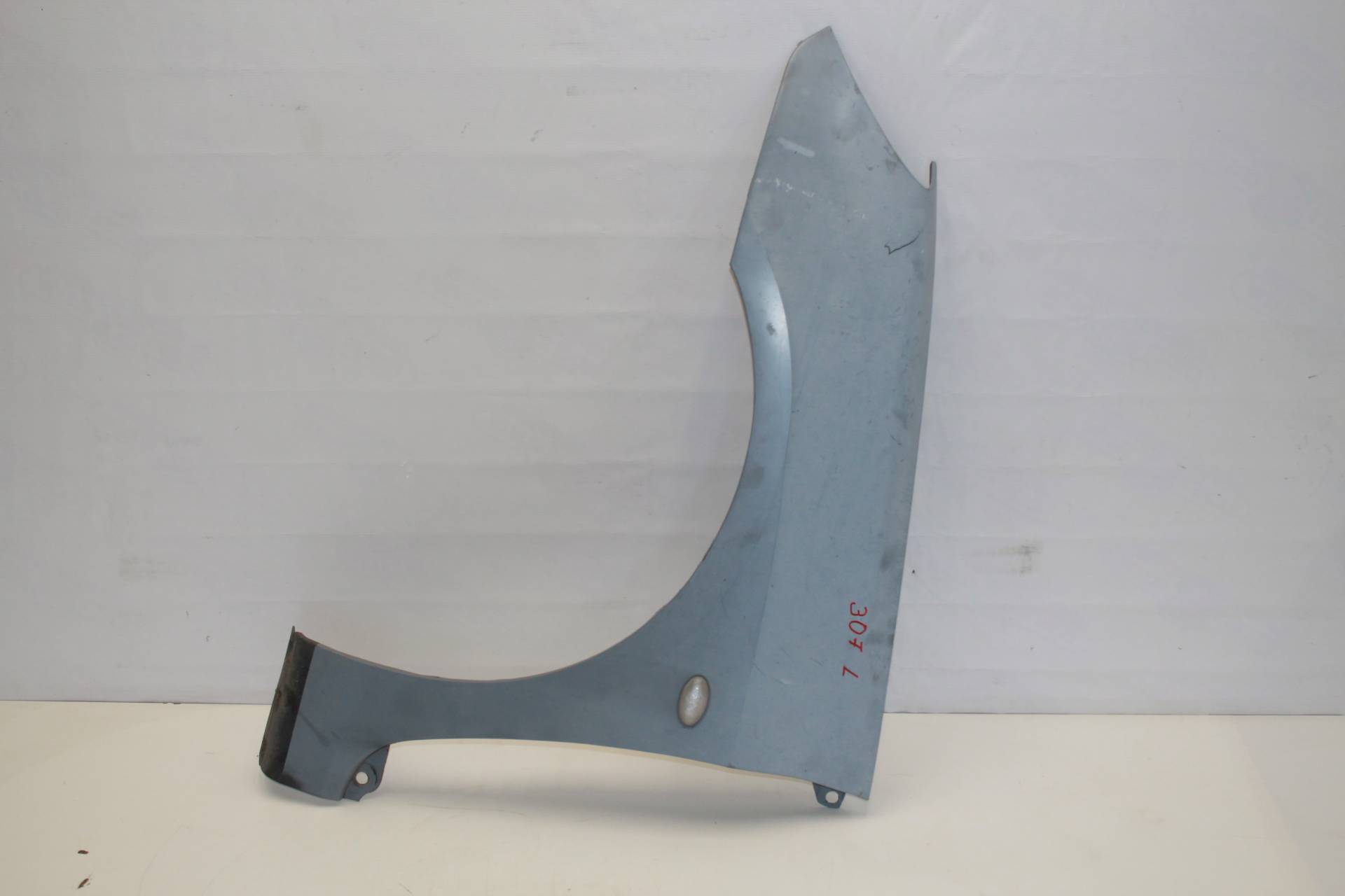 крыло переднее левое Peugeot 307