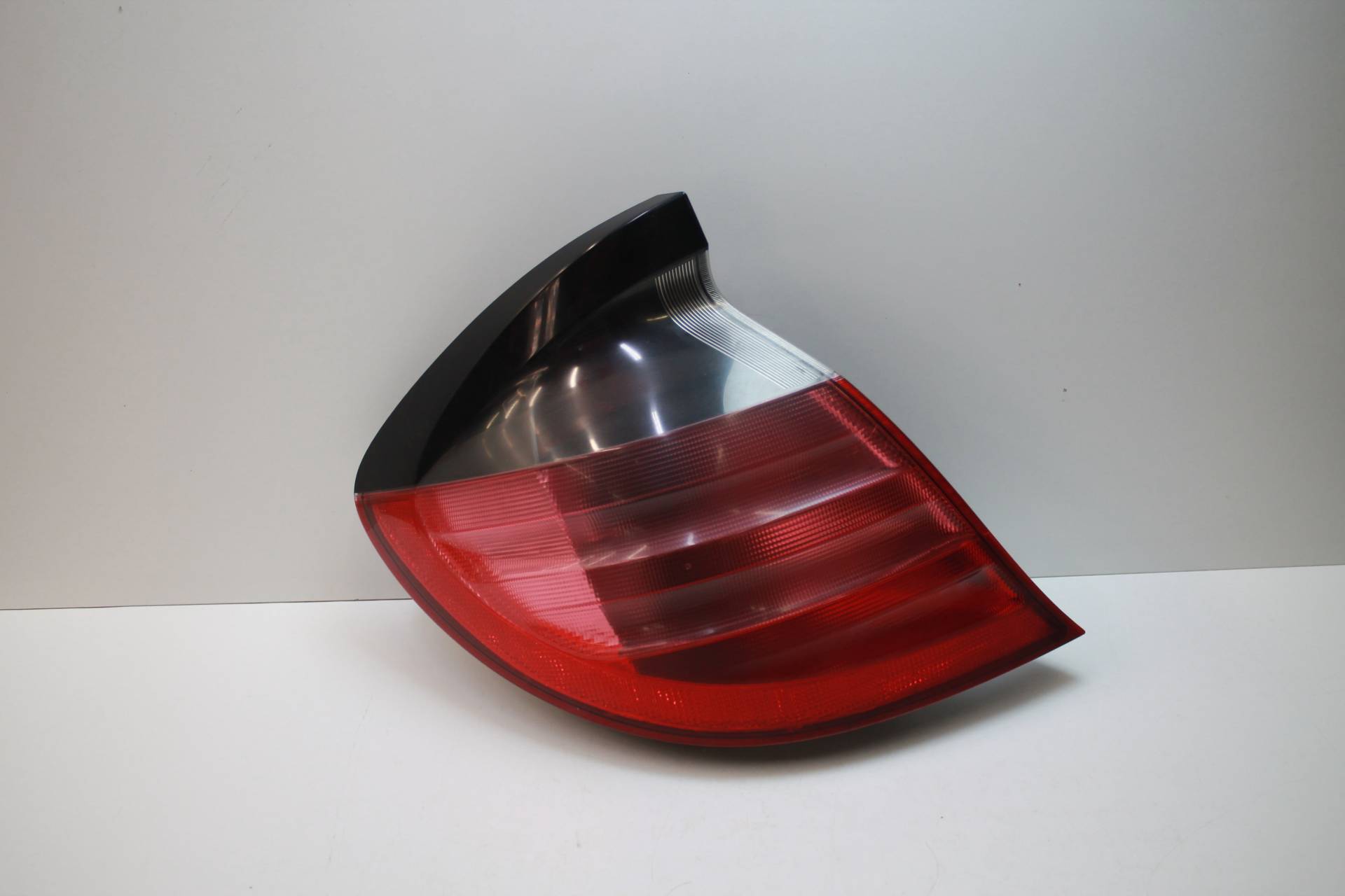 фонарь задний левый Mercedes-Benz CL-Класс 203