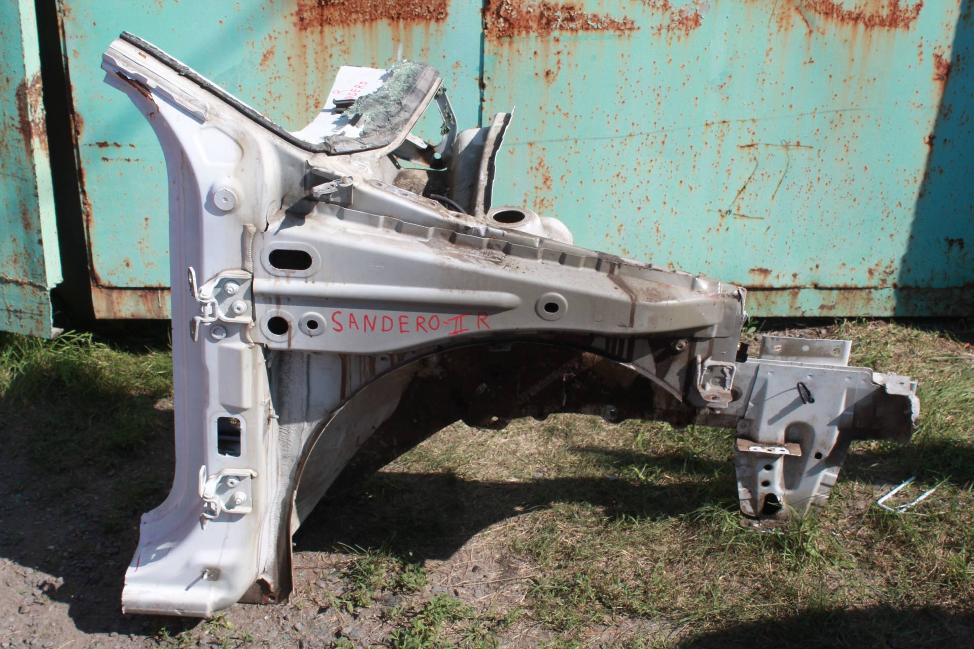 лонжерон передний правый Renault Sandero 2