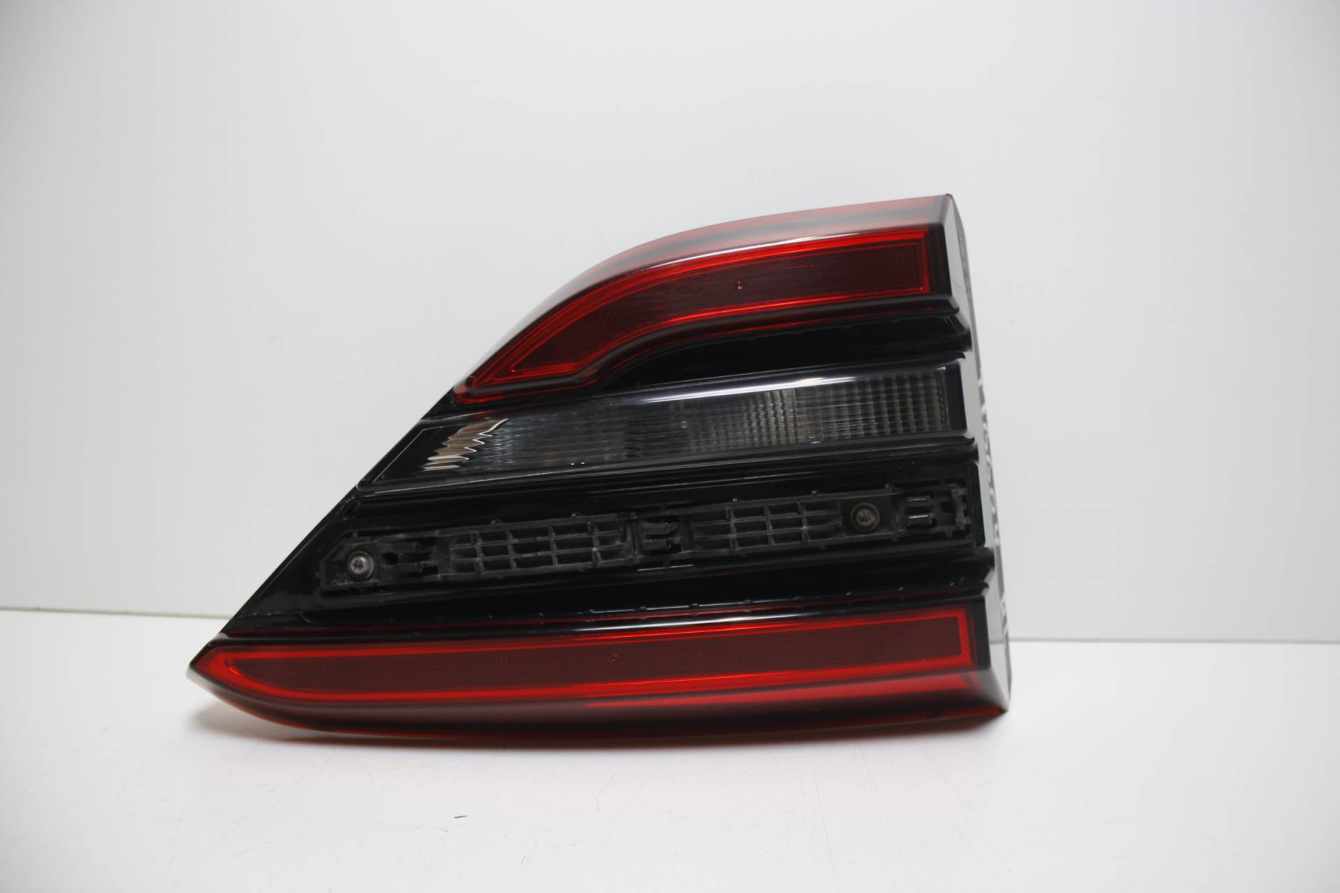 фонарь крышки багажника левый Chery Tiggo 4 1 рест.