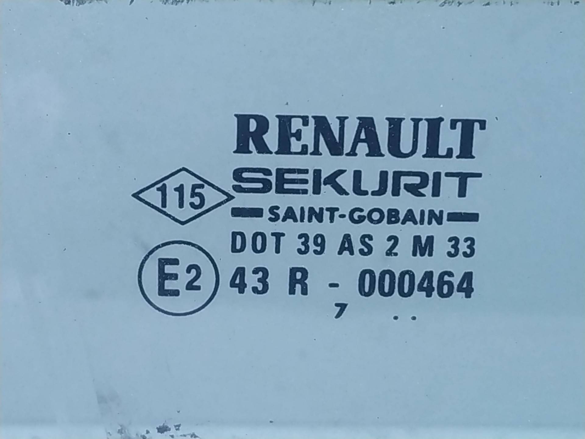 Стекло двери передней правой Renault Safrane купить в России