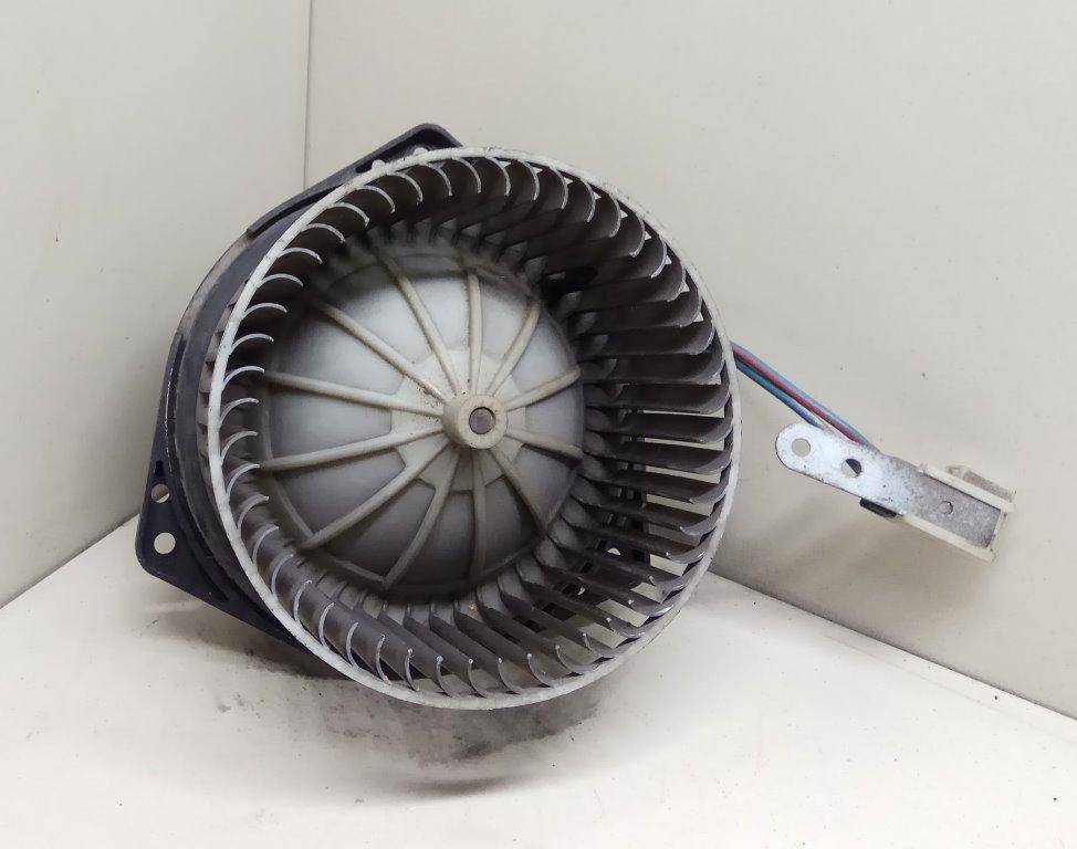 Моторчик печки (вентилятор отопителя) Nissan Primera P10 купить в России