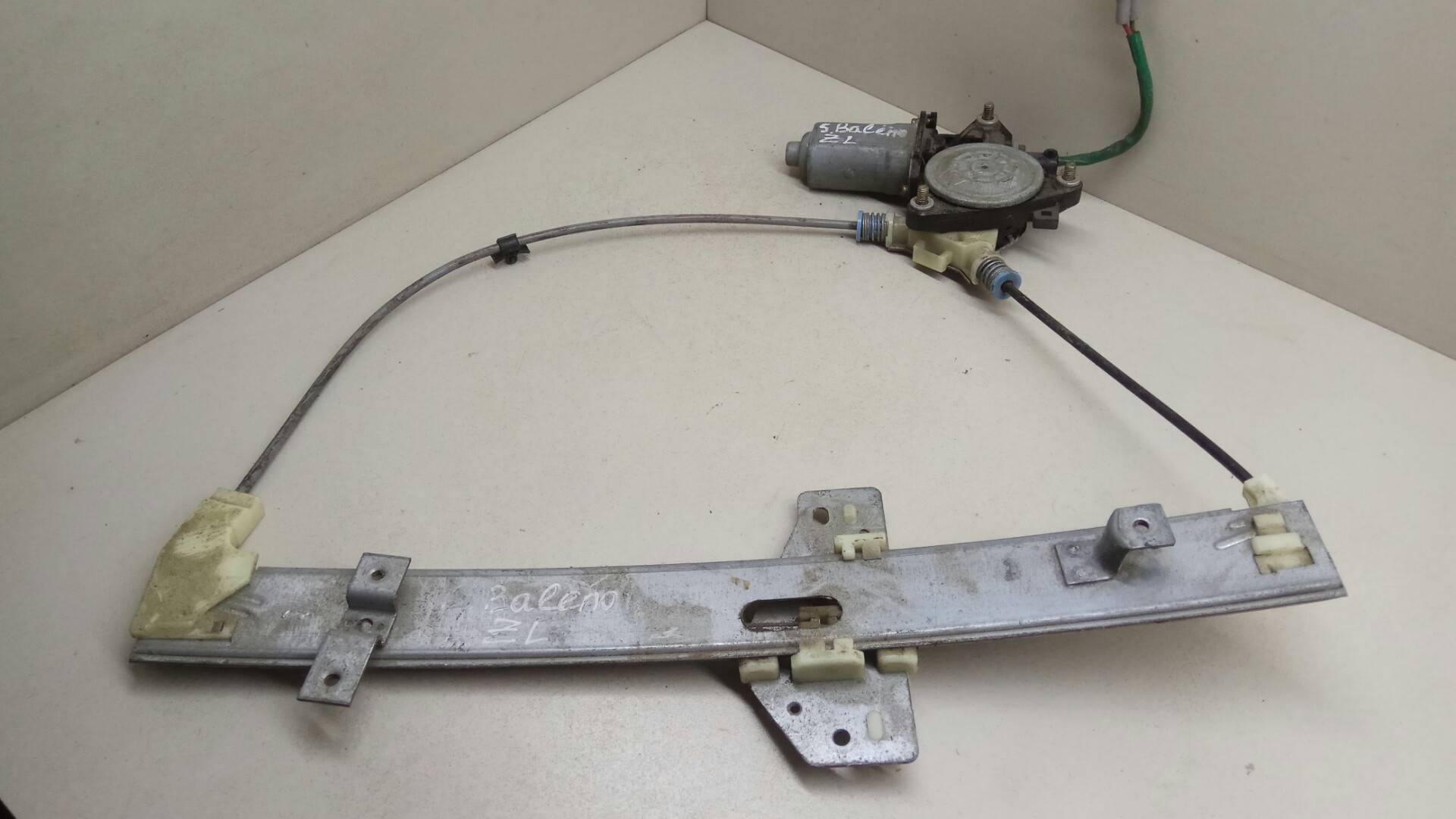 Стеклоподъемник электрический задний левый к Suzuki Baleno, 1998, купить | DT-2067392. Фото #1