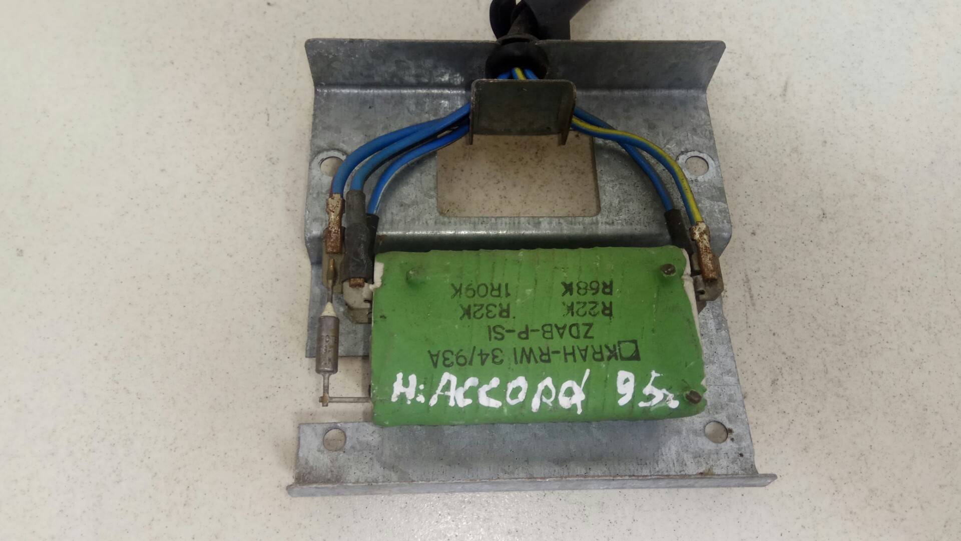 Резистор отопителя (сопротивление печки) Honda Accord 5 купить в России