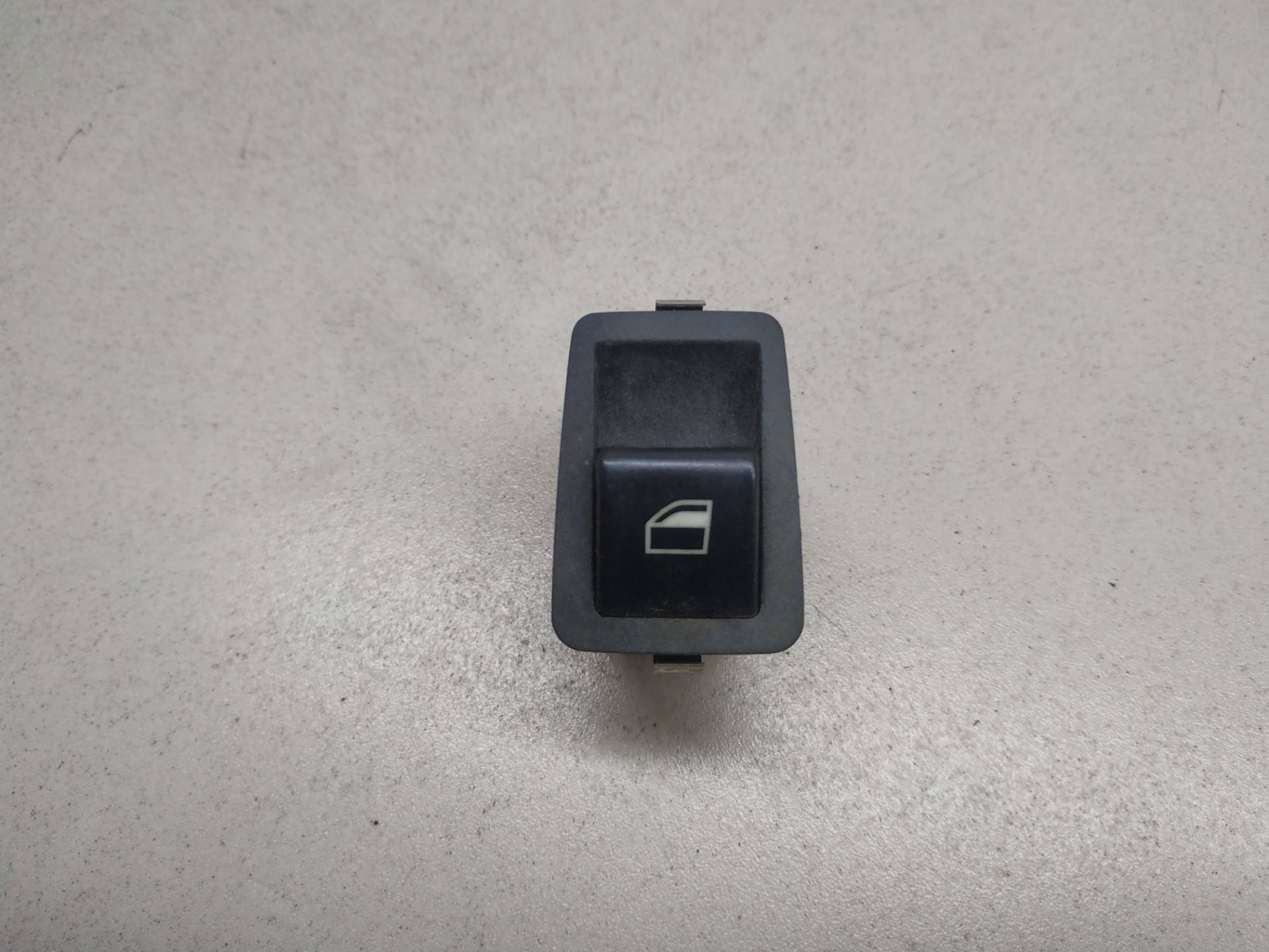 Кнопка стеклоподъемника BMW 3-Series (E46) – купить б/у с разборки