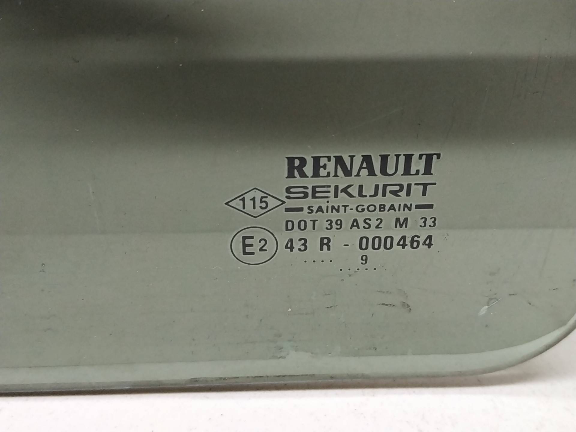 Стекло кузовное переднее левое Renault Twingo 1 купить в России