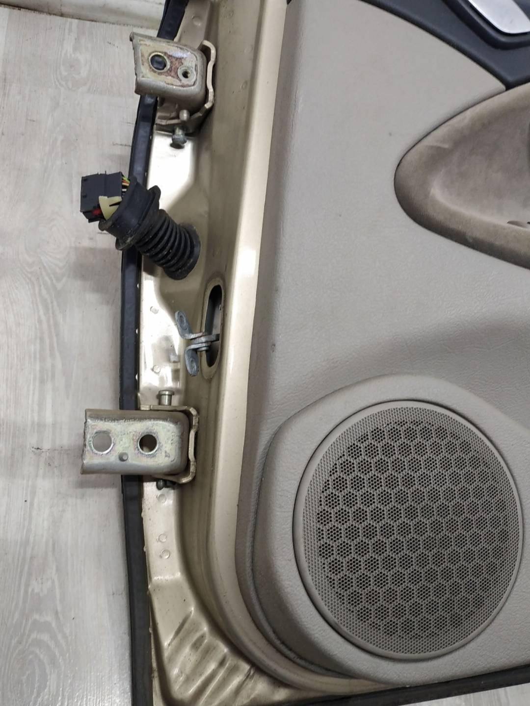 Стекло двери задней правой Citroen C5 1 купить в России