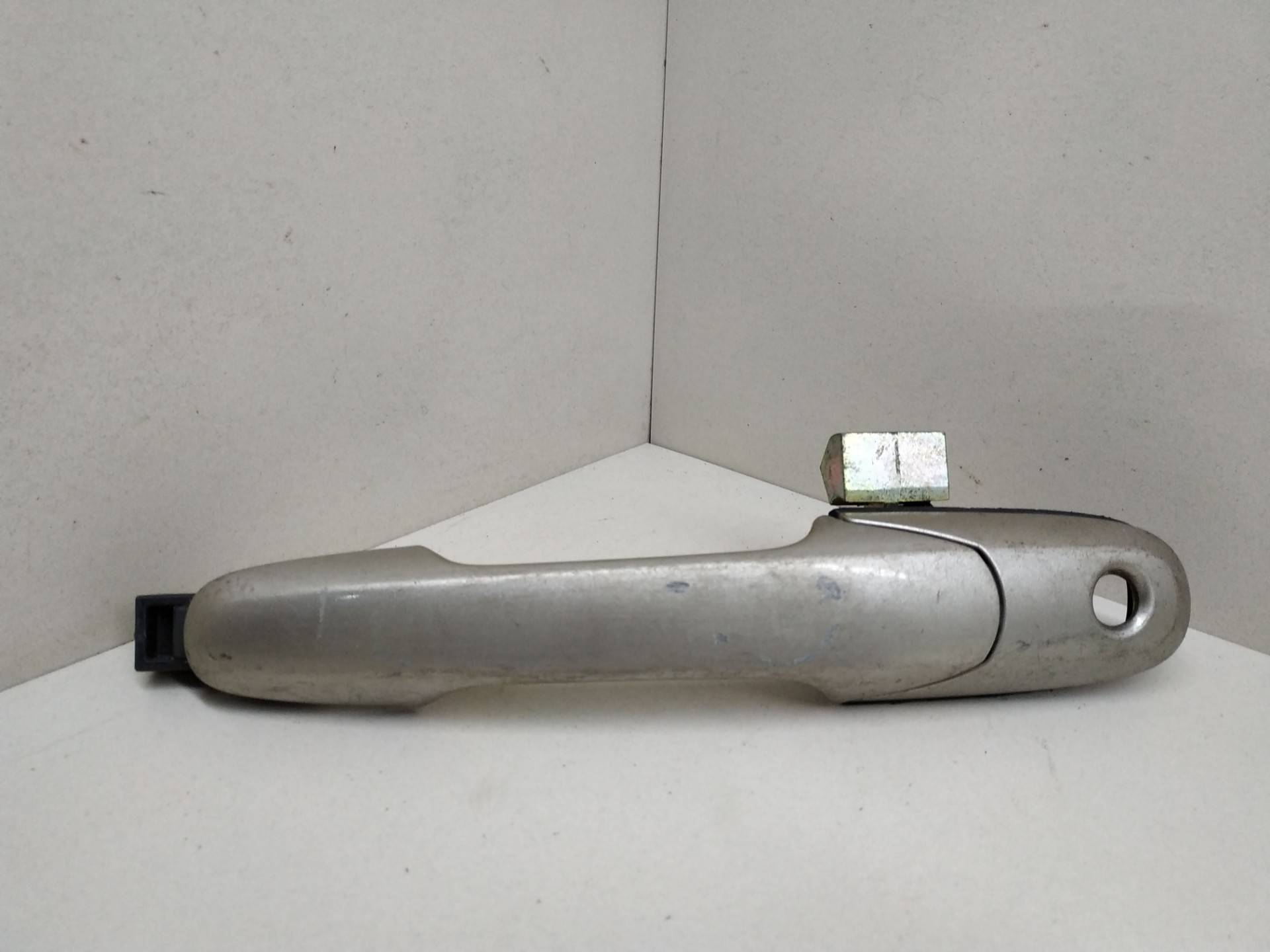 Ручка наружная передняя левая к Suzuki Liana, 2004, купить | DT-2071902. Фото #1