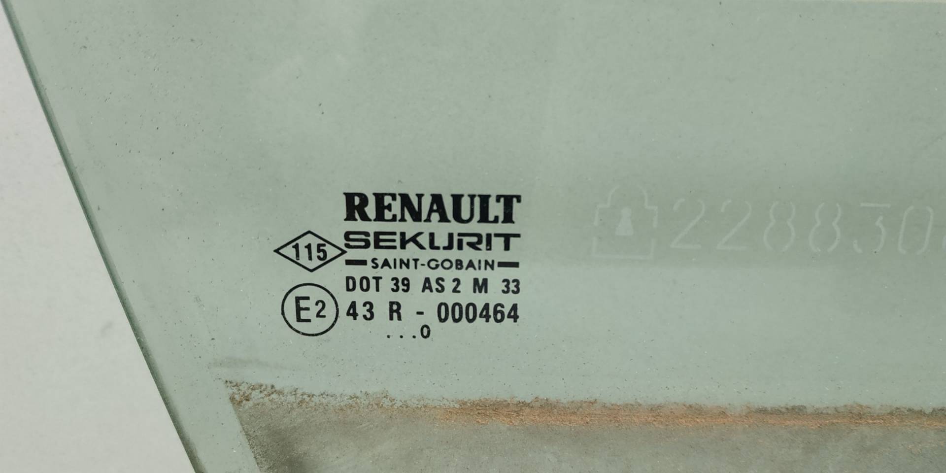 Стекло двери передней правой Renault Laguna 1 купить в Беларуси