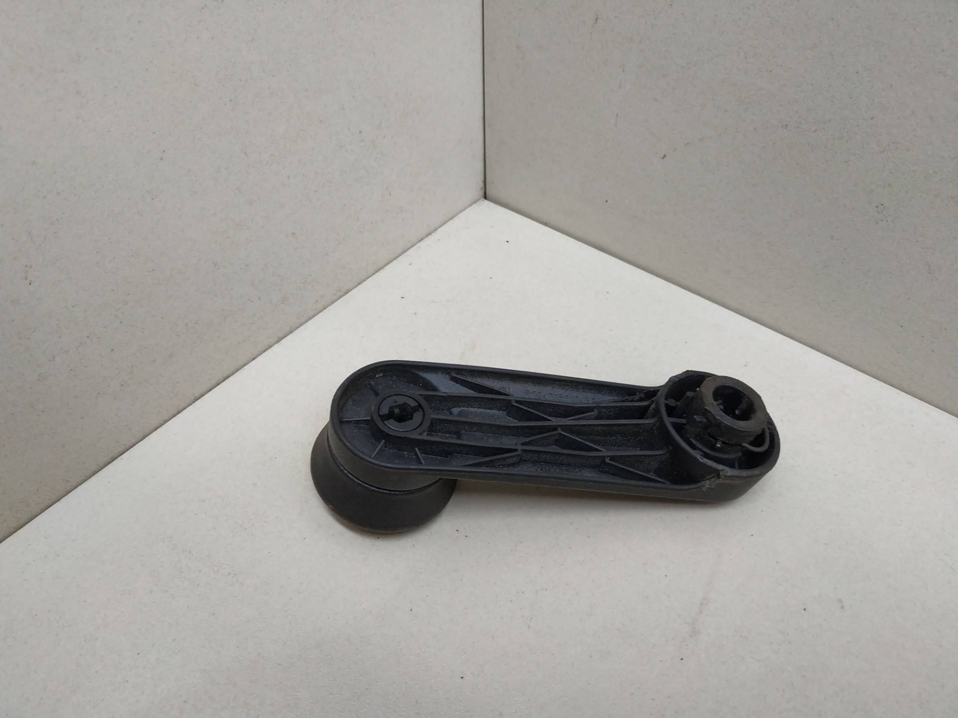 Ручка стеклоподъемника к Opel Zafira GM,90247150,90224834, 2005, купить | DT-2074640. Фото #2