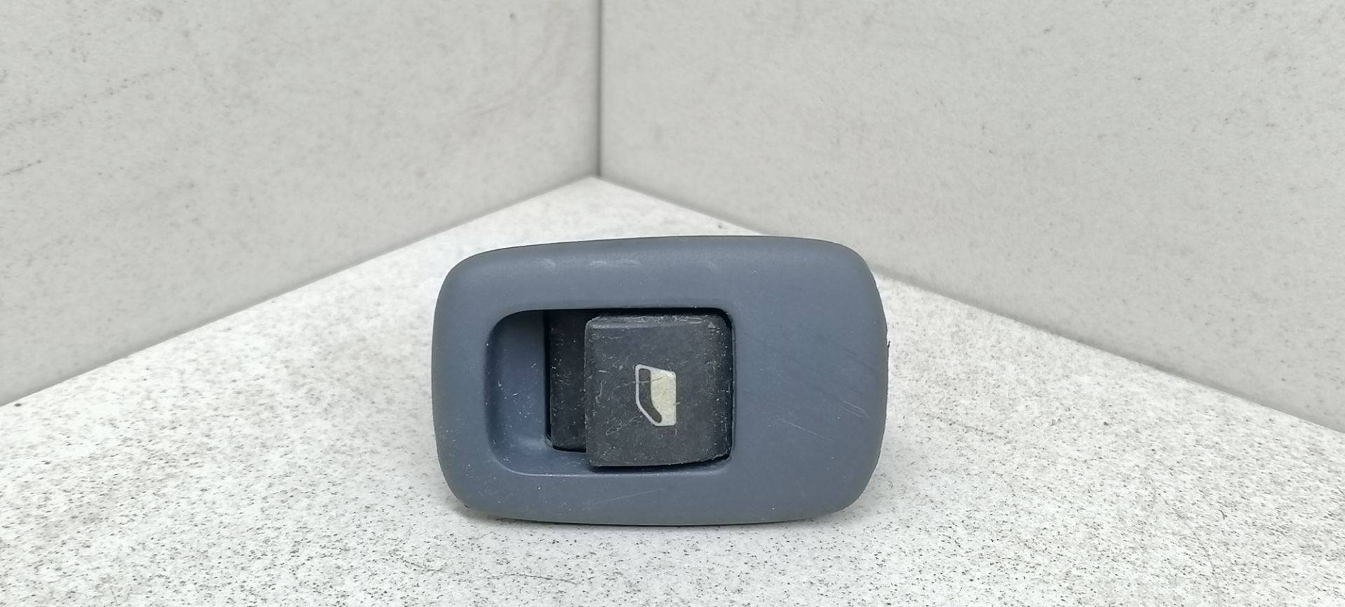 Кнопка стеклоподъемника Citroen C5 1 купить в России