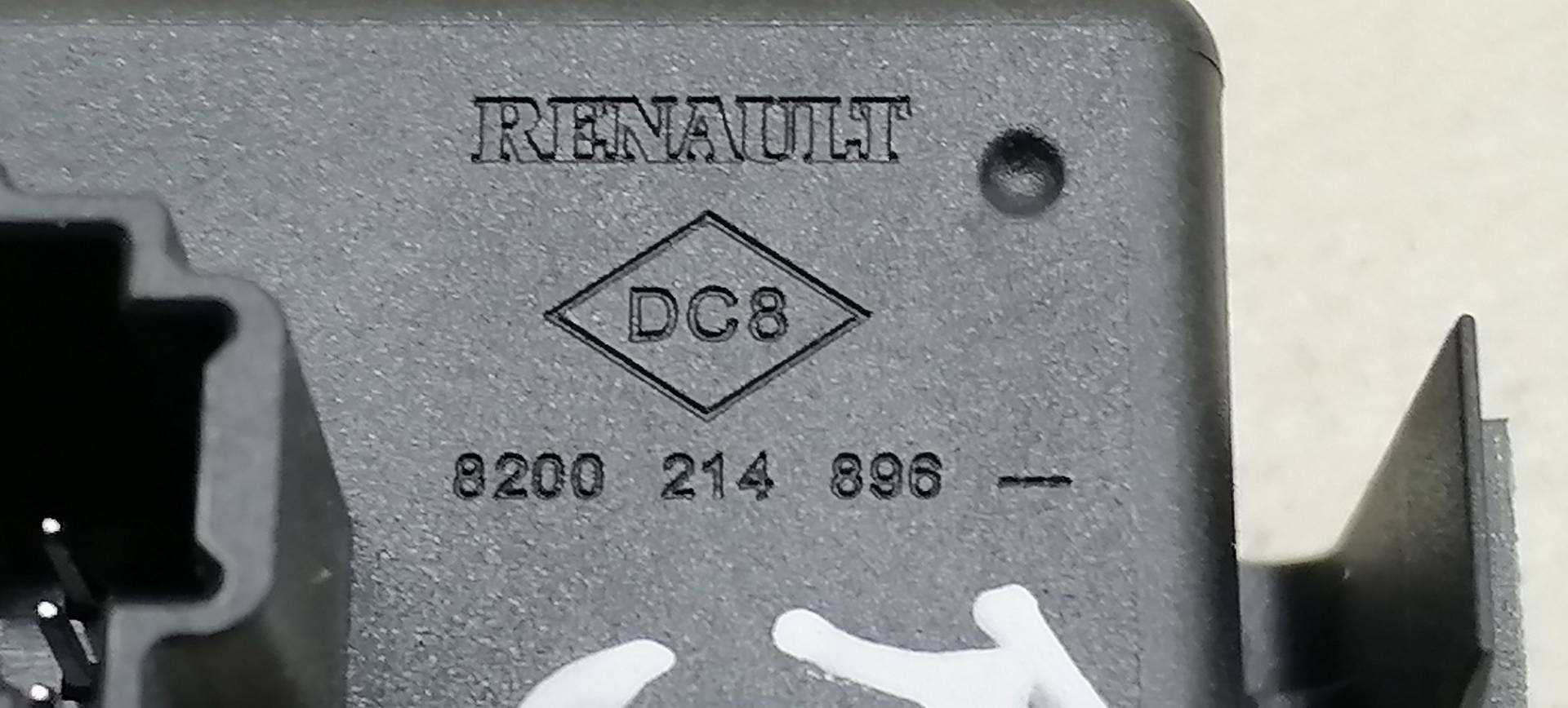 Кнопка аварийной сигнализации Renault Modus купить в Беларуси