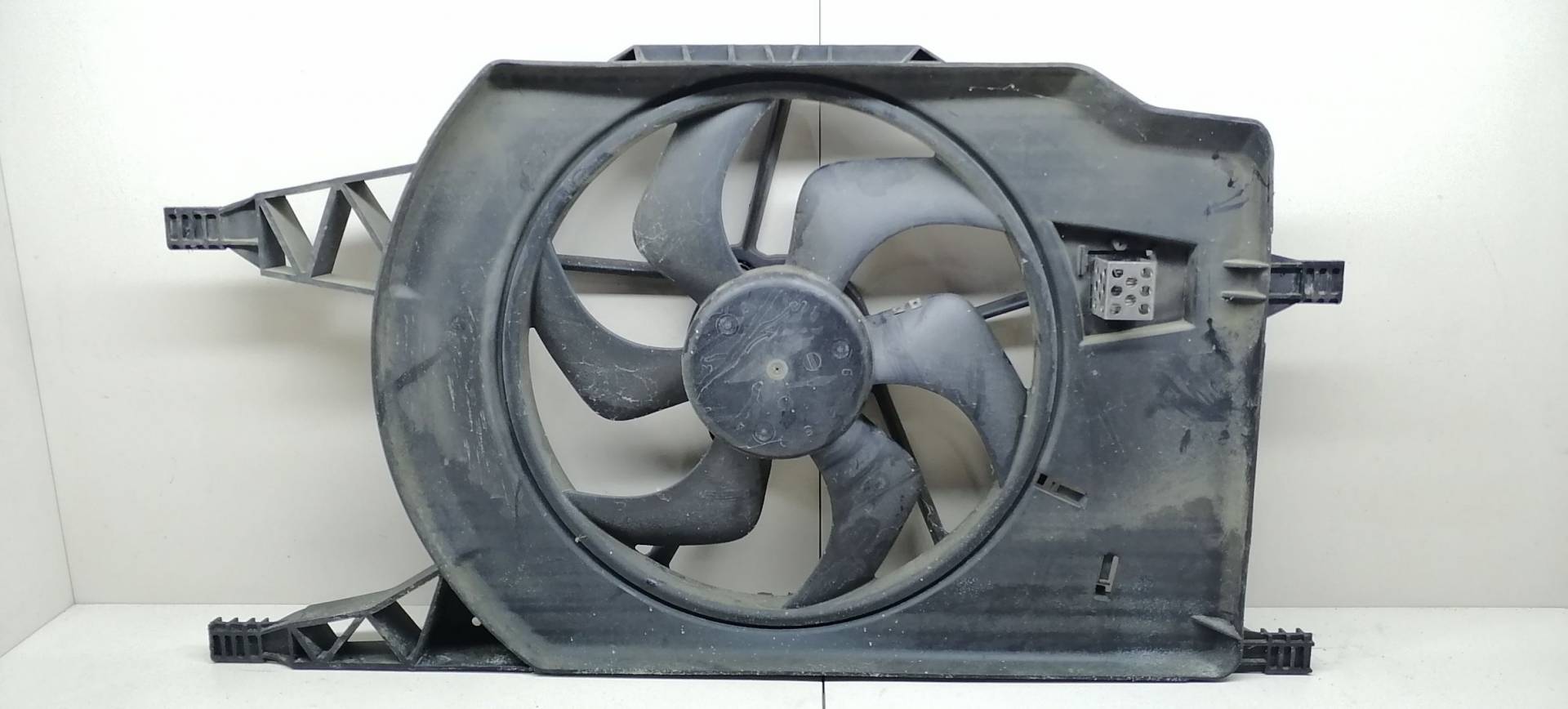 Вентилятор радиатора основного Renault Laguna 2 купить в Беларуси