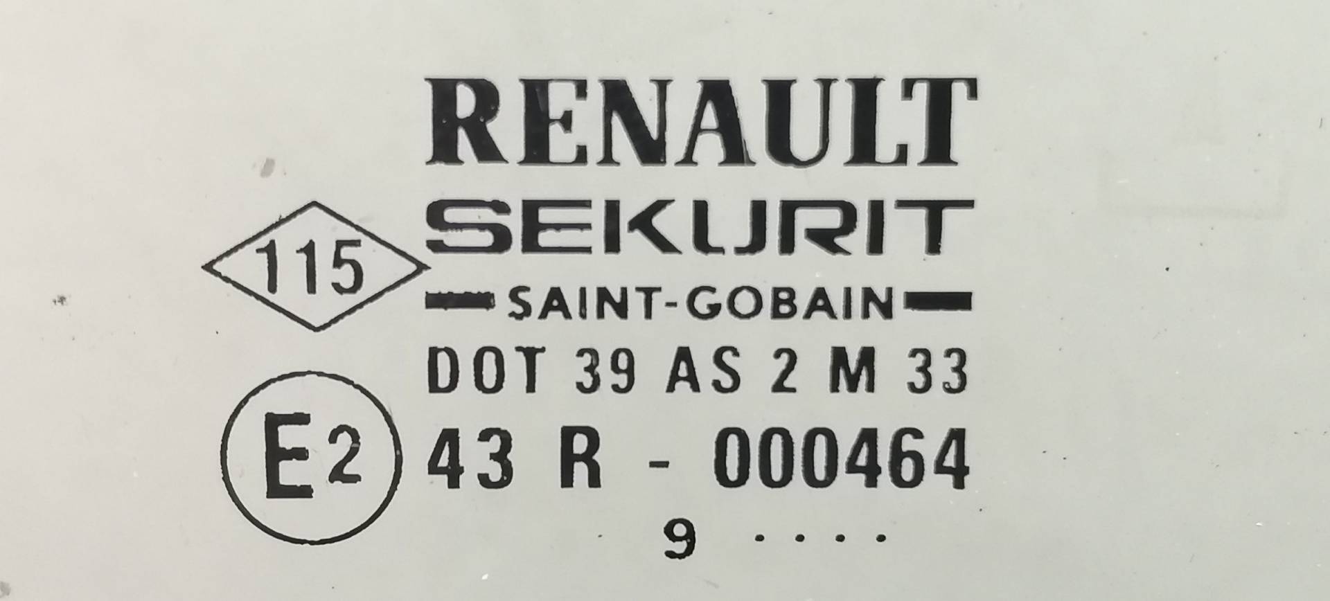 Стекло двери передней правой Renault Safrane купить в Беларуси