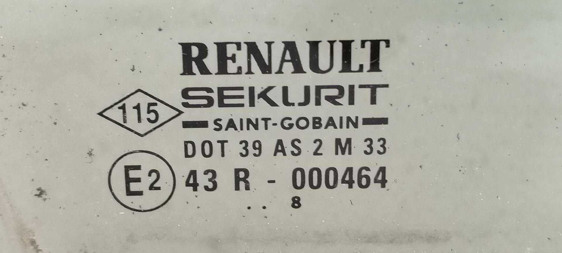 Стекло двери передней правой Renault Laguna 1 купить в России
