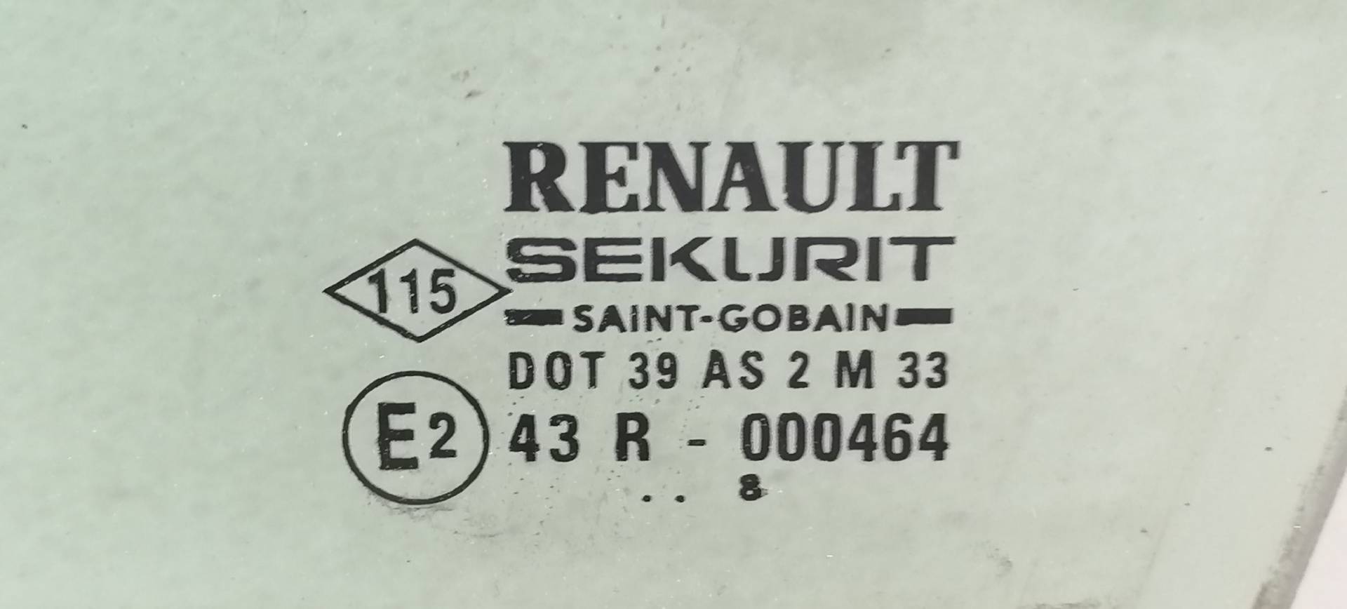 Стекло двери передней левой Renault Laguna 1 купить в России