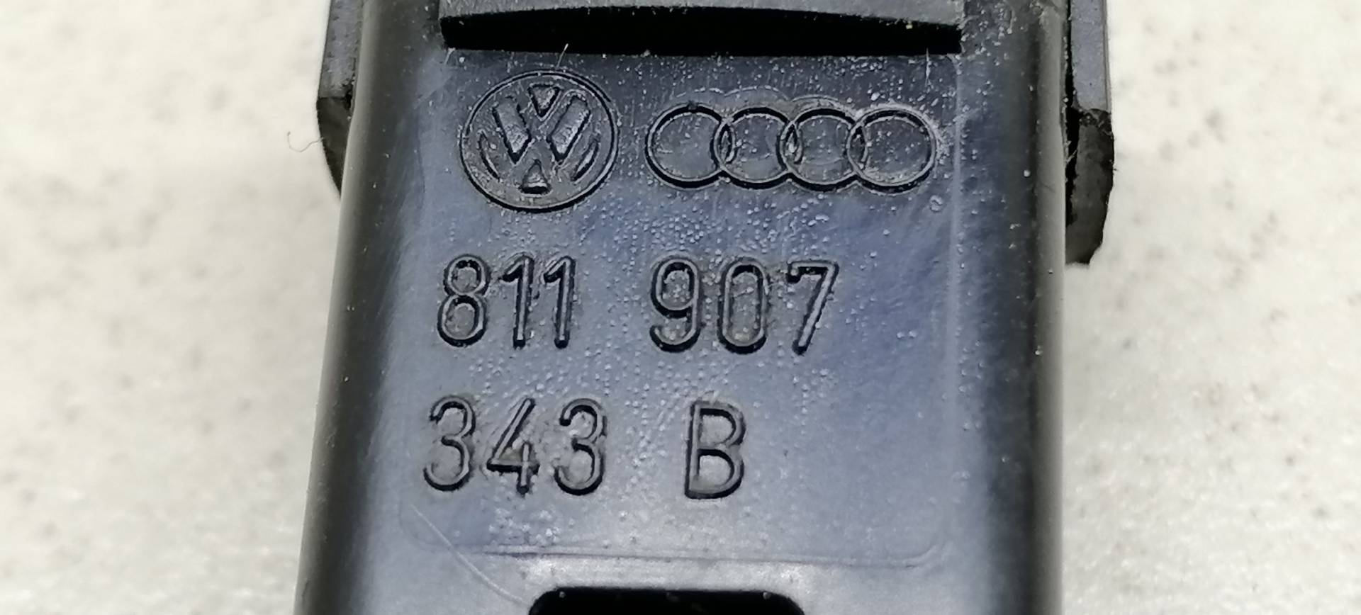 Датчик педали сцепления Volkswagen Passat 5 купить в России