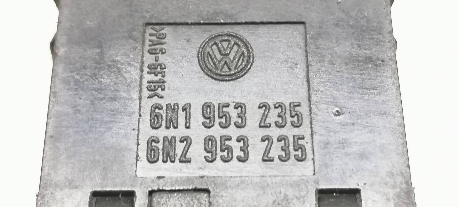 Кнопка аварийной сигнализации Volkswagen Polo 3 купить в России