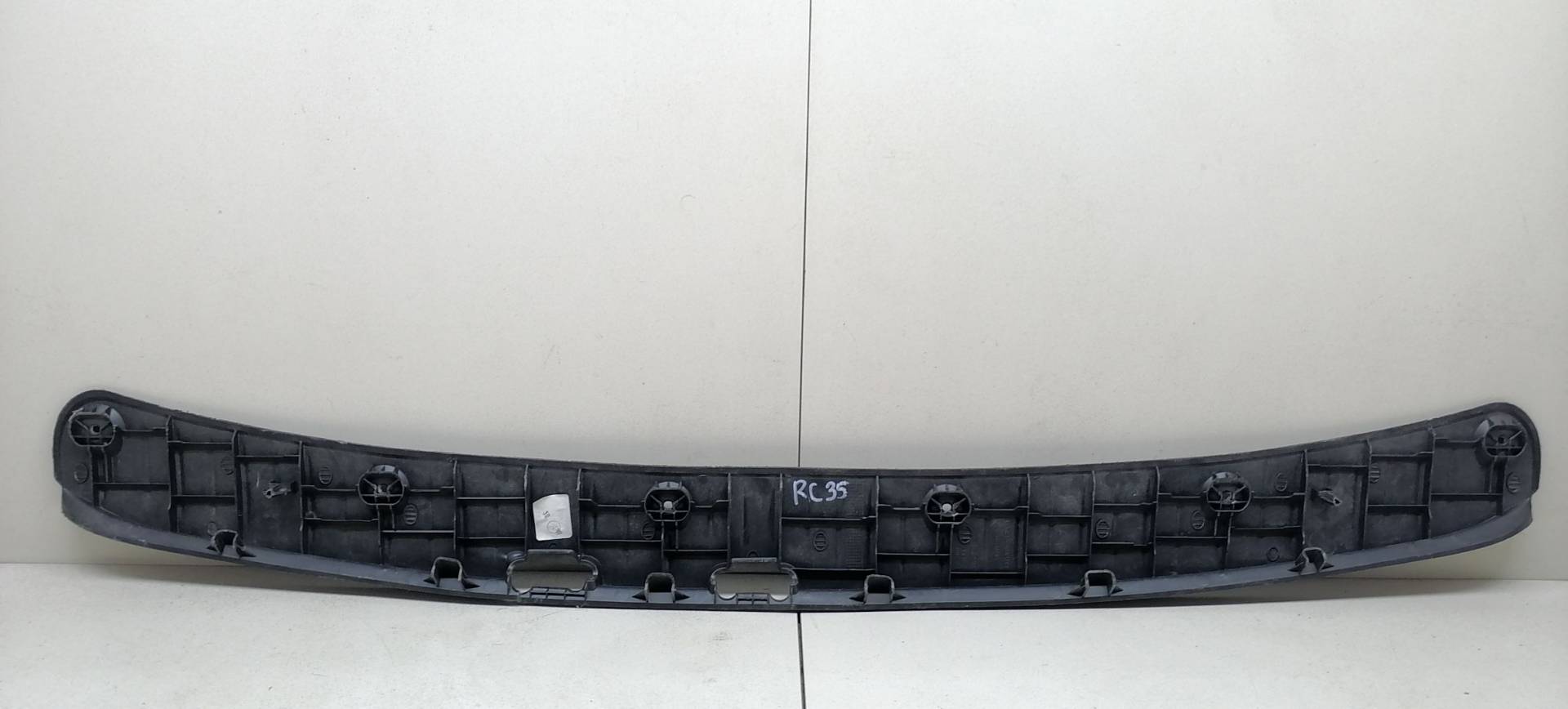 Накладка декоративная (молдинг) крышки (двери) багажника Lada Largus купить в России