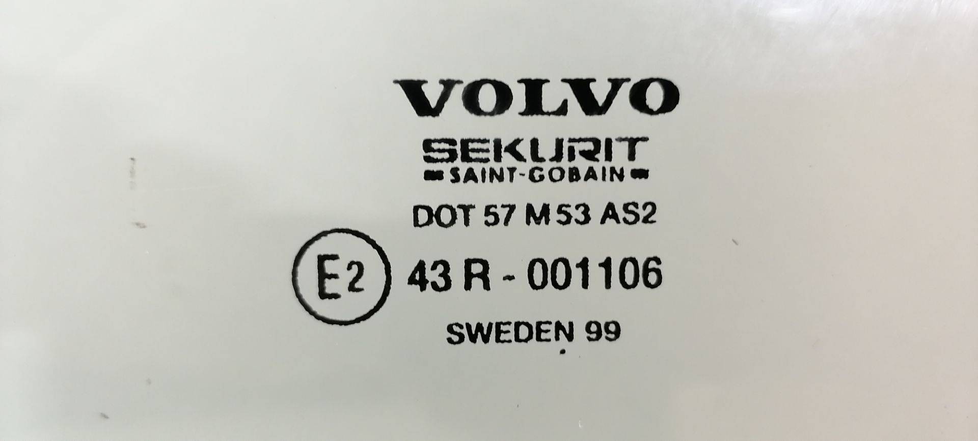 Стекло двери передней левой Volvo S80 1 купить в России