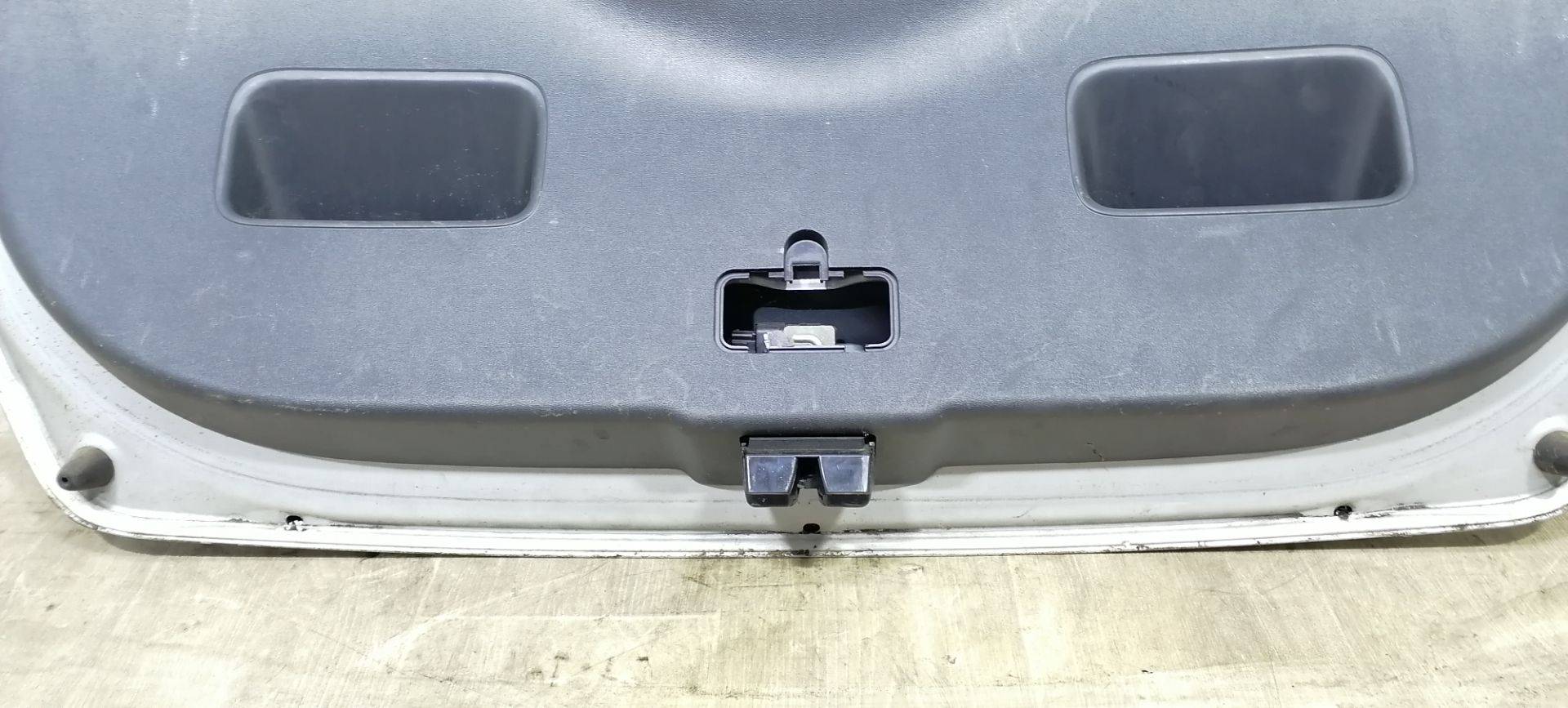 Обшивка крышки багажника Hyundai i30 1 купить в Беларуси