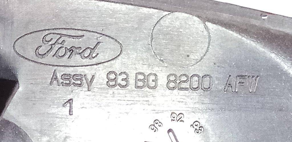 Решетка радиатора Ford Mondeo 1 купить в России