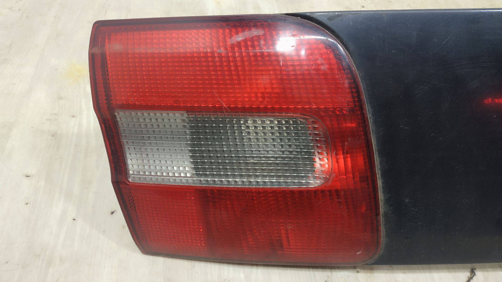 Фонарь крышки багажника левый к Volvo V40, 2003, купить | DT-2077075. Фото #4