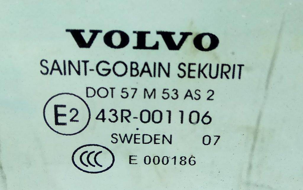 Стекло двери передней правой Volvo S80 2 купить в Беларуси