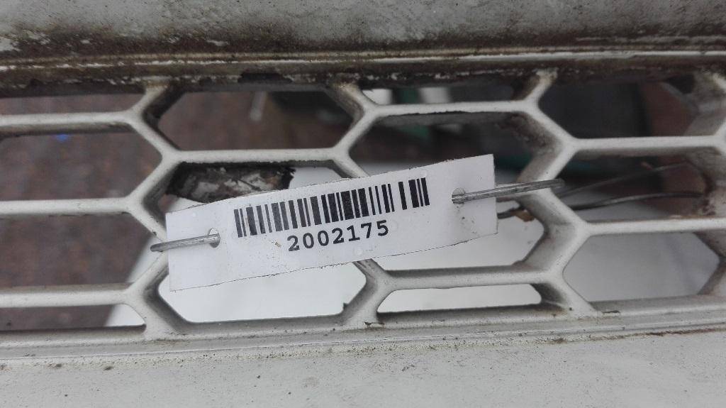 Решетка радиатора Nissan Sunny N14 купить в Беларуси