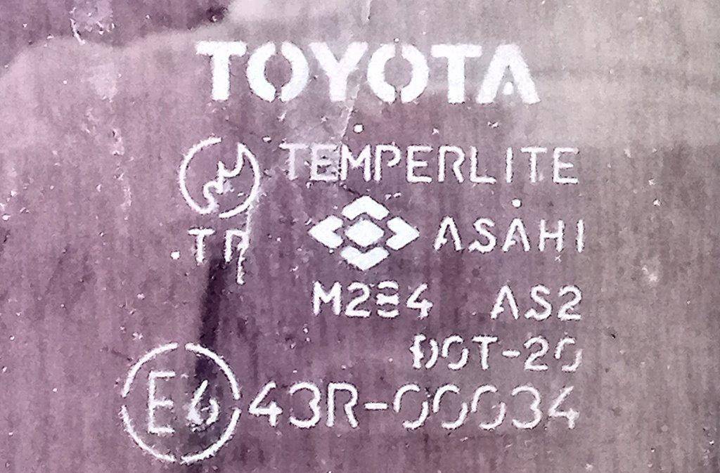 Стекло двери задней левой Toyota 4Runner 2 (N120/N130) купить в России