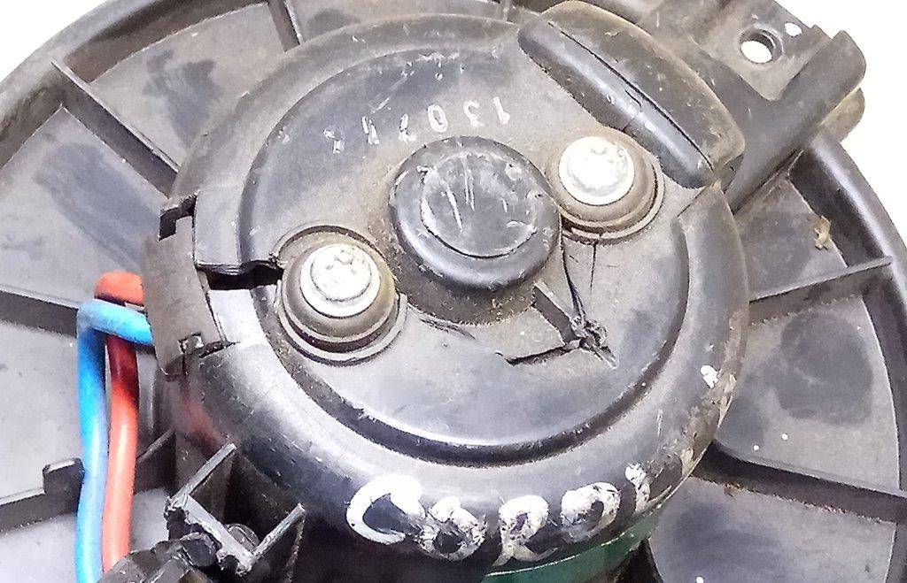 Моторчик печки (вентилятор отопителя) Toyota Corolla 7 купить в России
