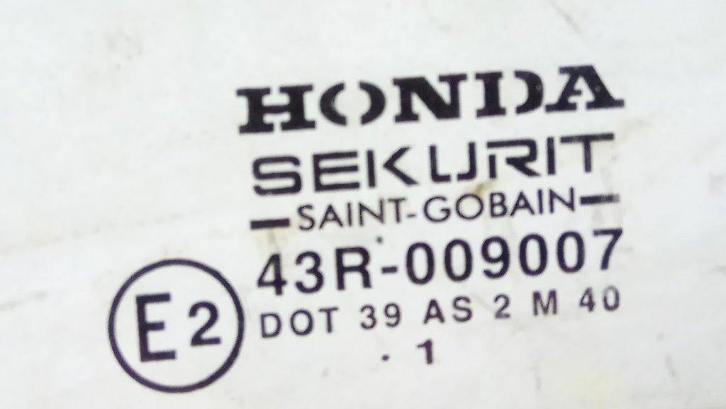 Стекло двери передней левой Honda Civic 6 купить в России