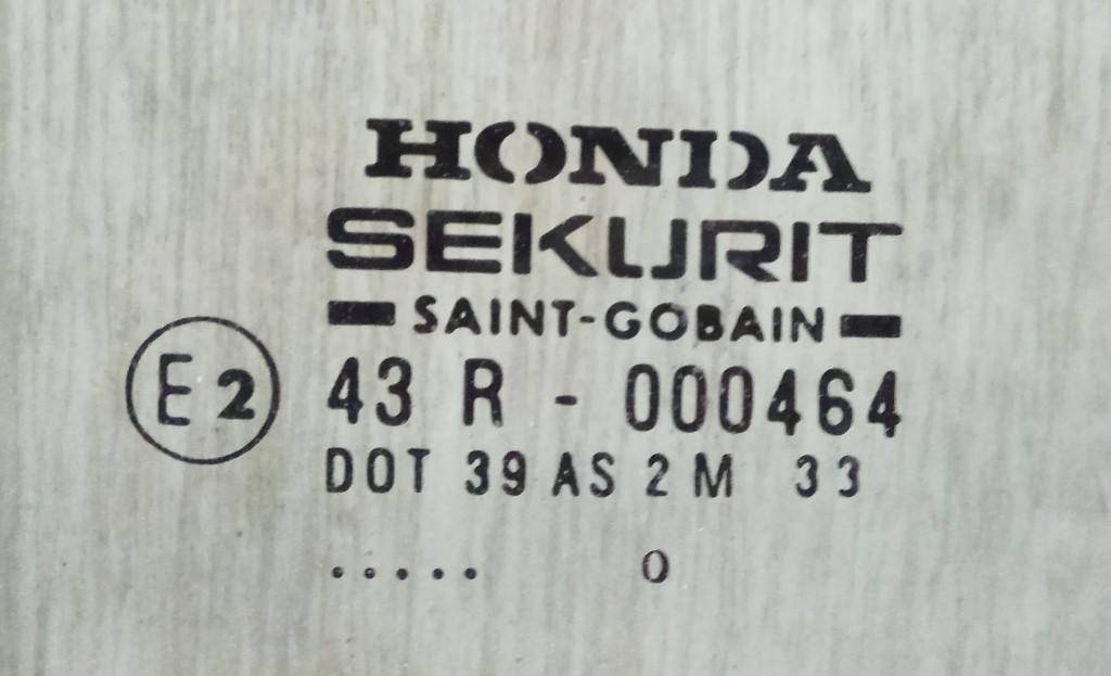 Стекло двери передней левой Honda Accord 6 купить в России