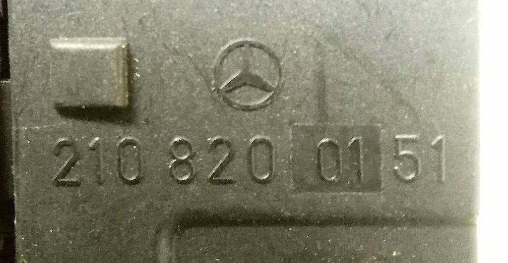 Кнопка аварийной сигнализации Mercedes E-Class (W210) купить в Беларуси