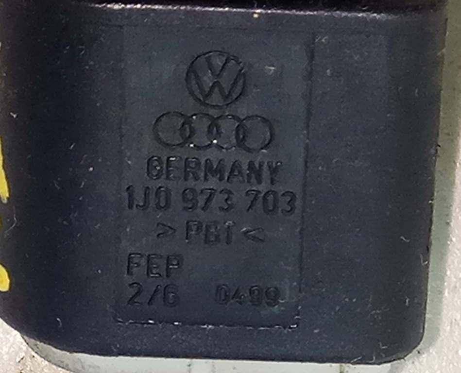Датчик распредвала Audi Q7 4L купить в России