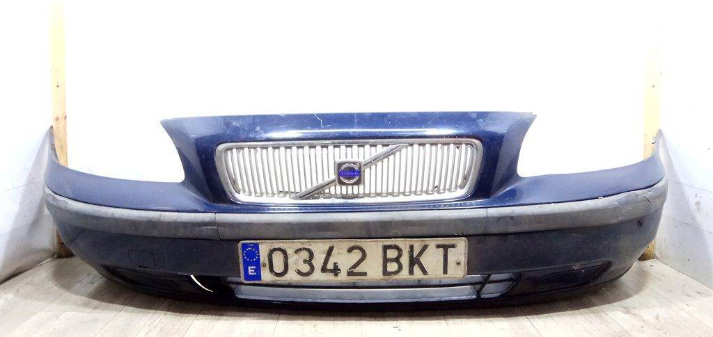 Решетка радиатора Volvo V70 2 купить в Беларуси