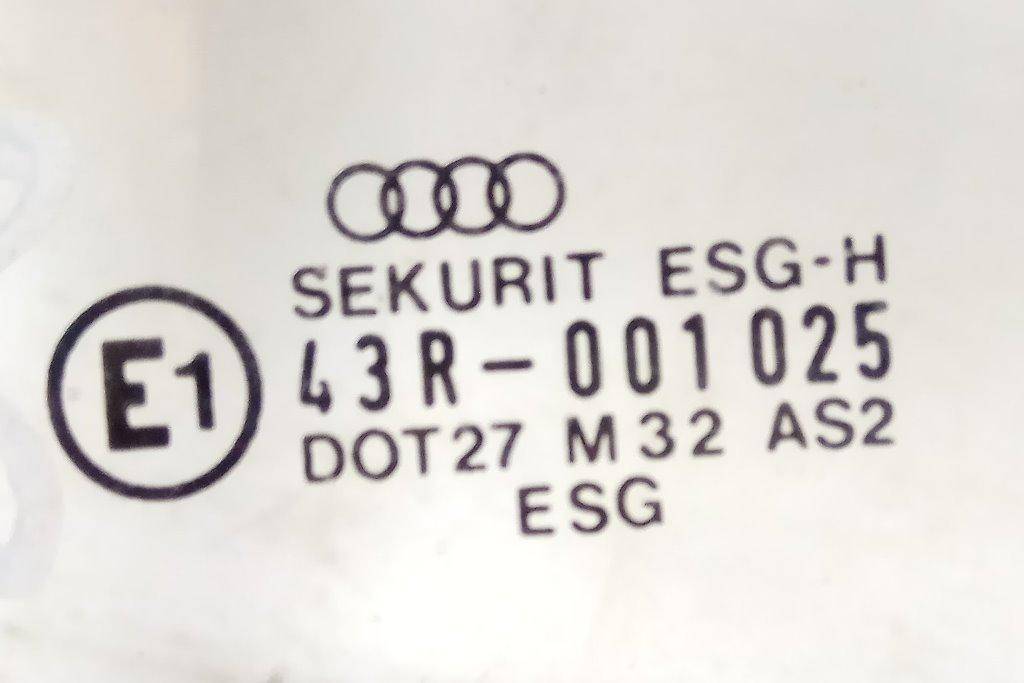 Стекло двери задней левой Audi 100 C3 купить в России