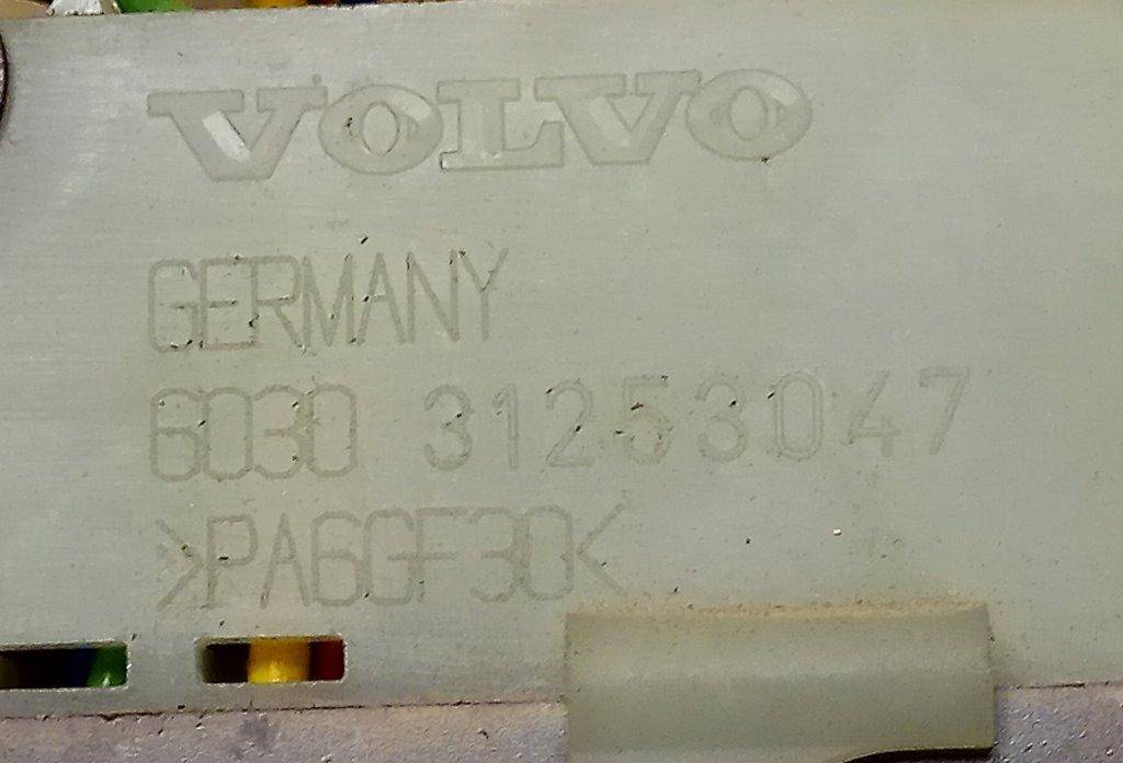 Замок крышки багажника Volvo V70 2 купить в Беларуси